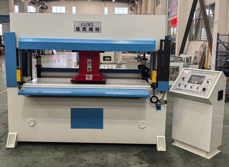 35T足球片自動(dòng)裁斷機(jī)出口巴基斯坦